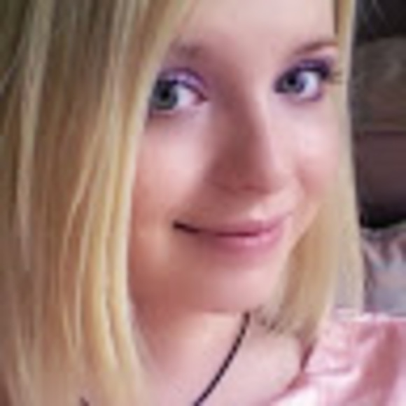 Meet your Posher, Rae - Picture 1 of 1